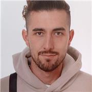 Profesor titulado en Desarrollo de Aplicaciones Web con 4 meses de experiencia, imparto clases presenciales y online.